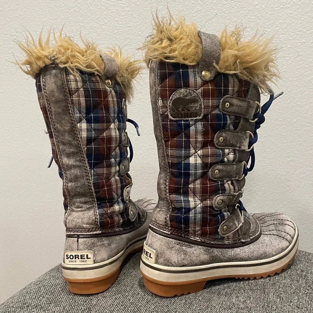 Women’s Sorel Tofino waterproof winter boots distresed quilted blue brown plaid